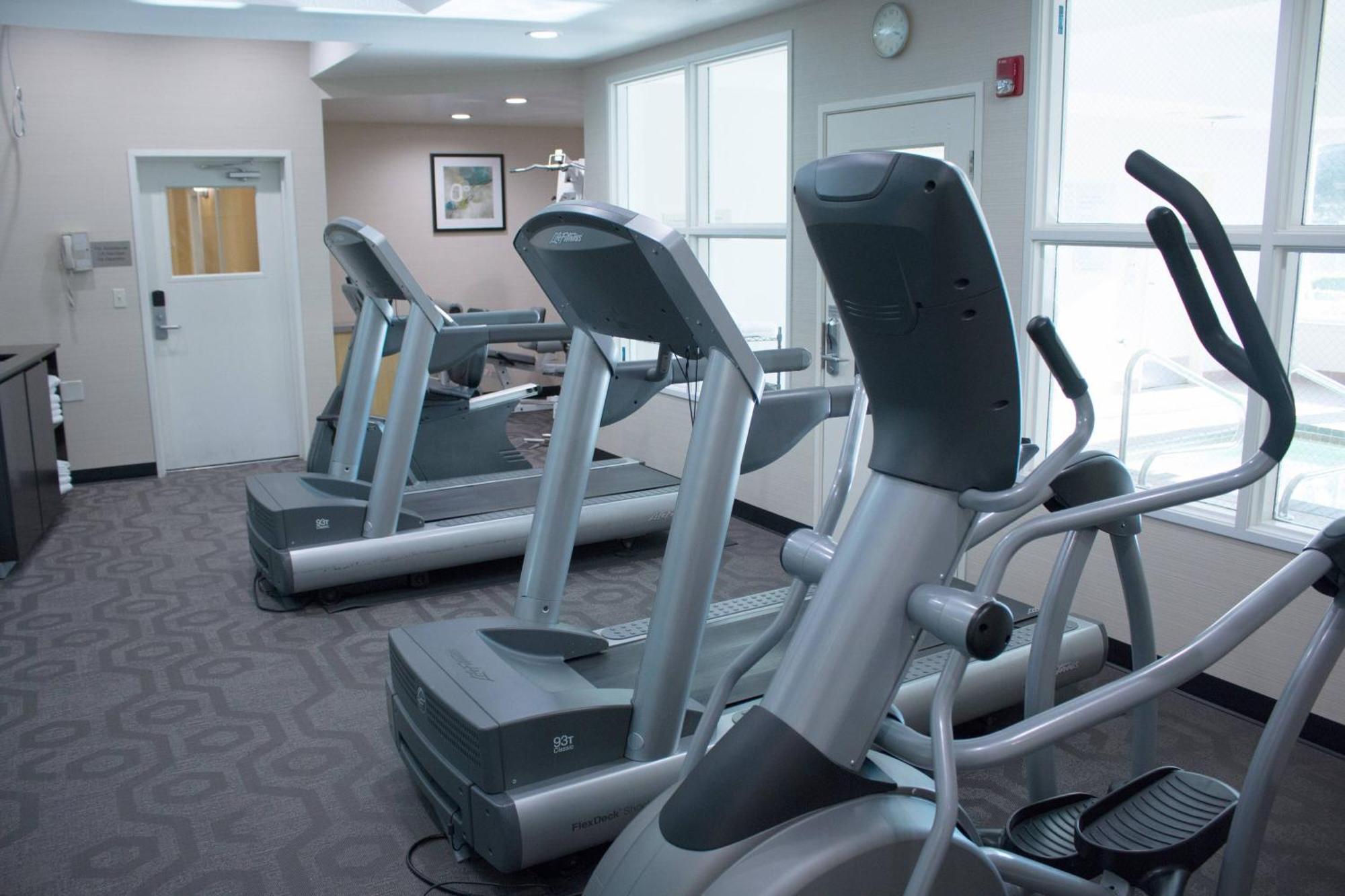 Fairfield Inn & Suites Oakland Хейуорд Экстерьер фото