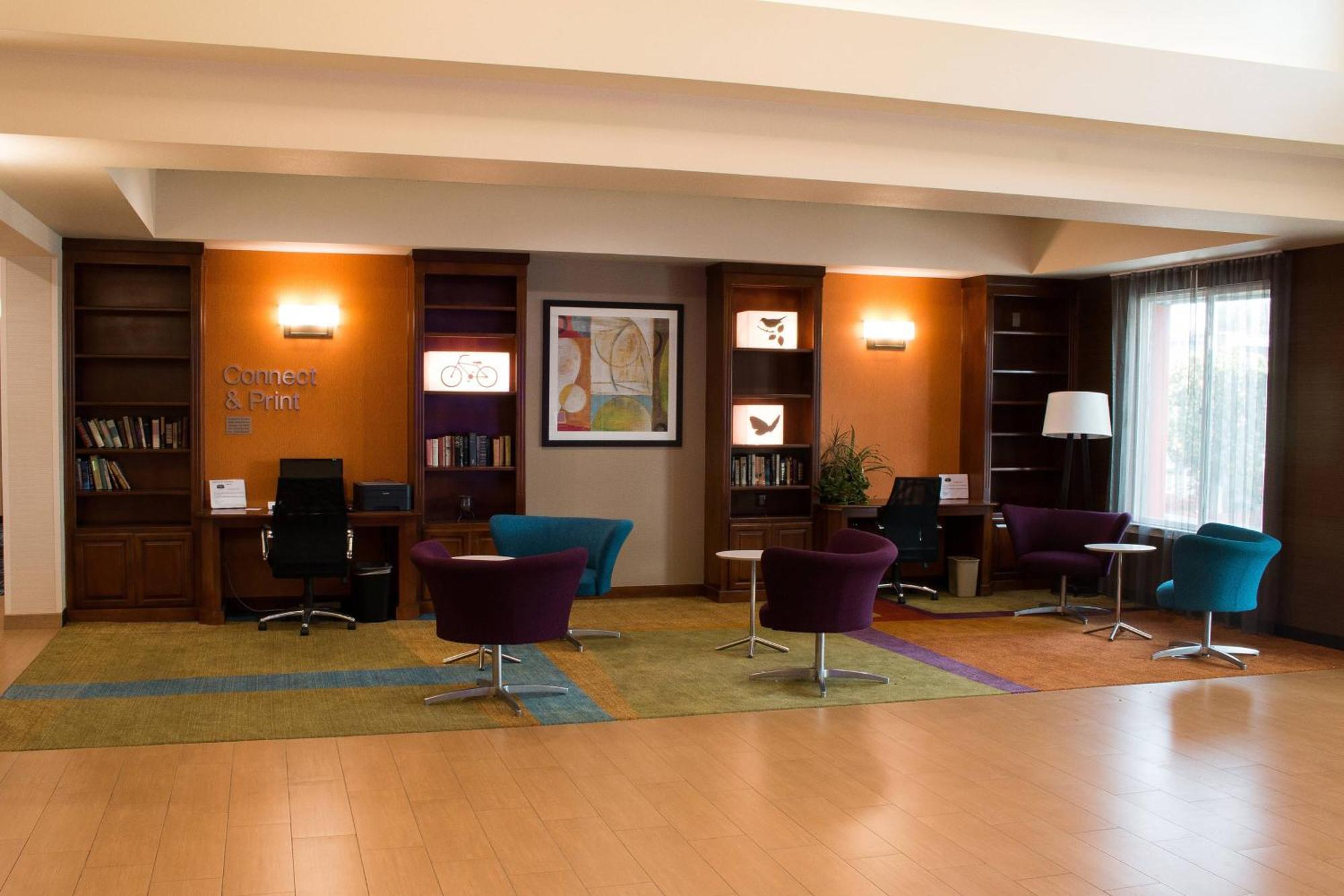 Fairfield Inn & Suites Oakland Хейуорд Экстерьер фото