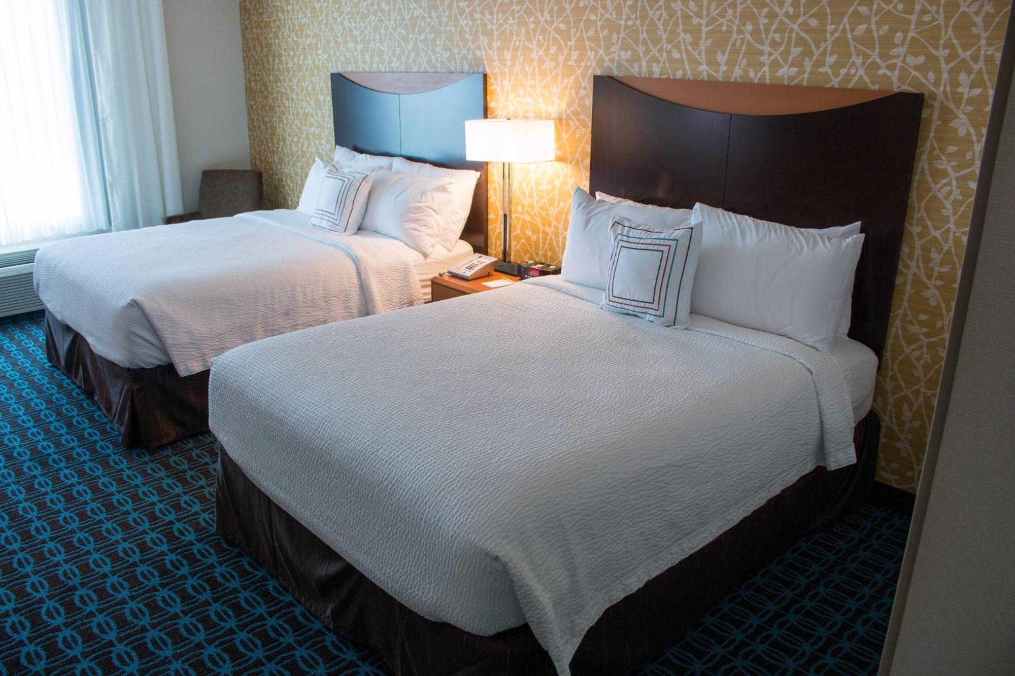Fairfield Inn & Suites Oakland Хейуорд Экстерьер фото