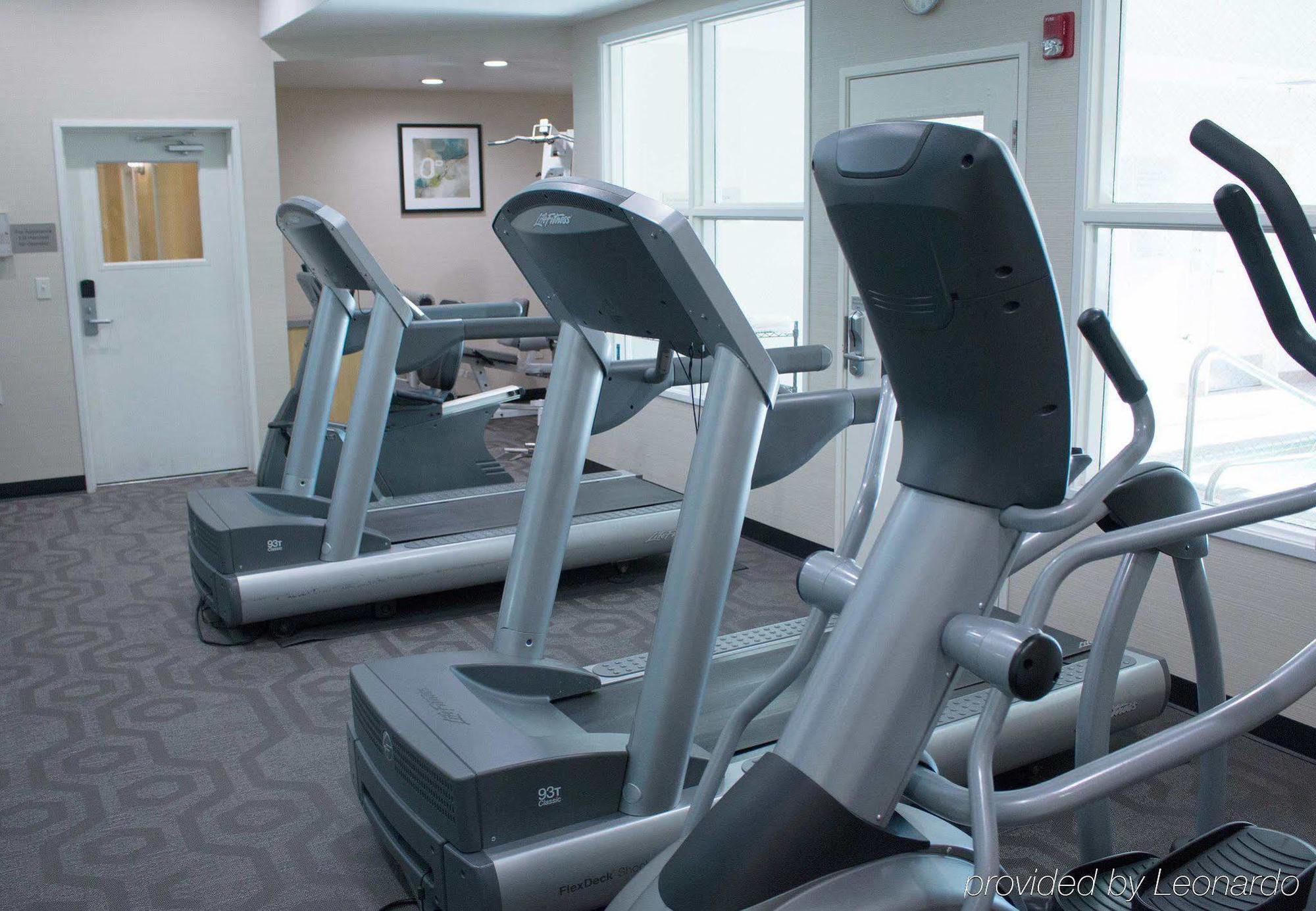 Fairfield Inn & Suites Oakland Хейуорд Экстерьер фото